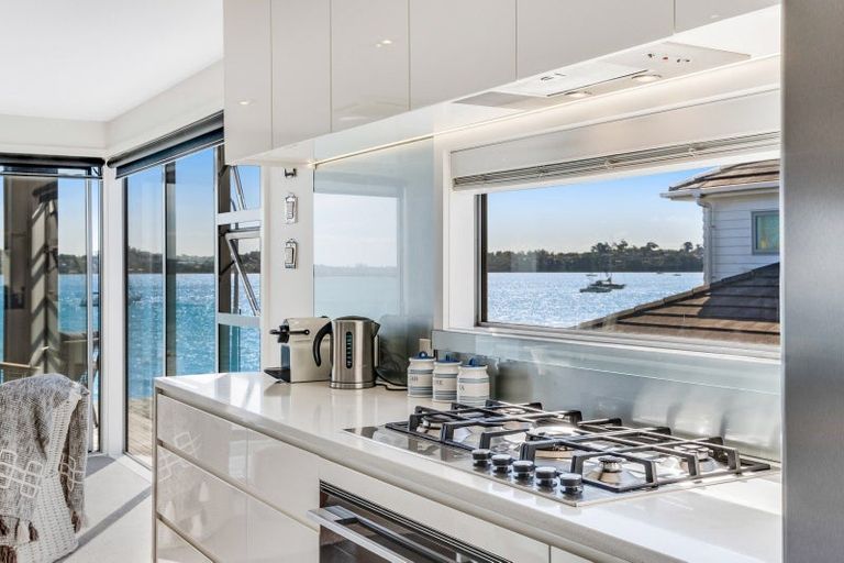 Photo of property in 8 The Parade, Bucklands Beach, Auckland, 2012