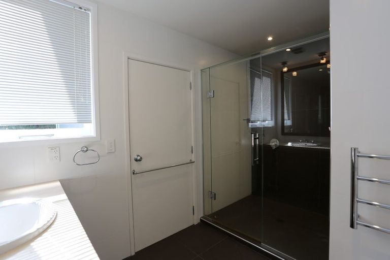 Photo of property in 77 Cliff Road, Torbay, Auckland, 0630