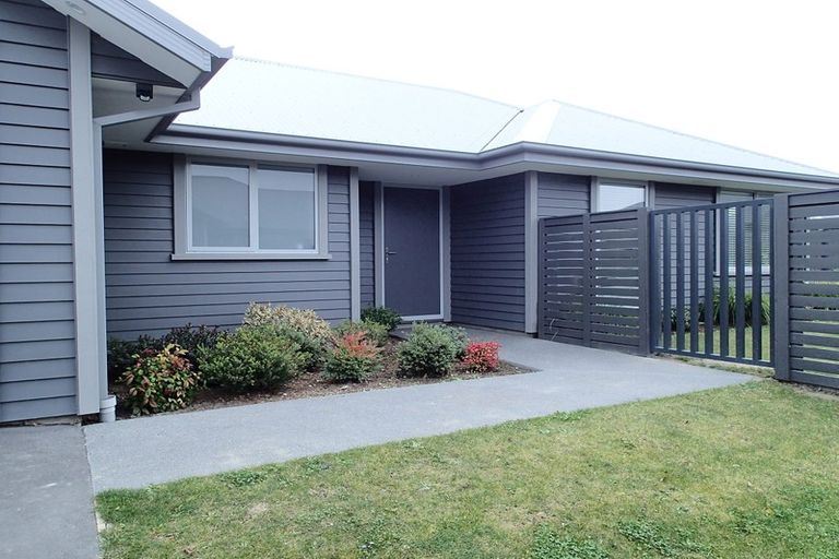 Photo of property in 14 Pimlico Place, Rangiora, 7400