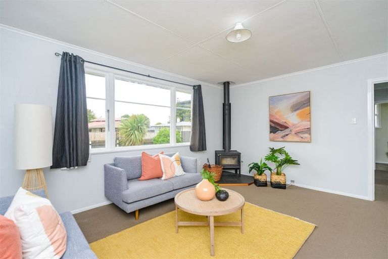 Photo of property in 10 Lewis Place, Highbury, Palmerston North, 4412