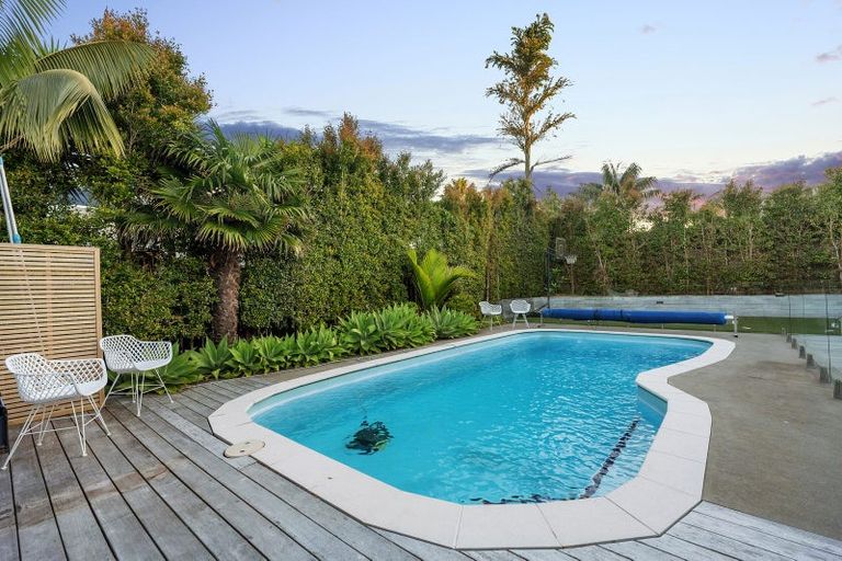 Photo of property in 9 Quebec Road, Milford, Auckland, 0620