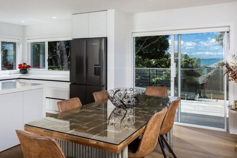 Photo of property in 4/92 Churchill Road, Murrays Bay, Auckland, 0630