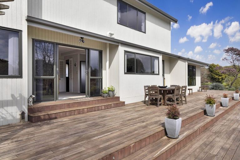 Photo of property in 225 Waitohu Valley Road, Otaki, 5583
