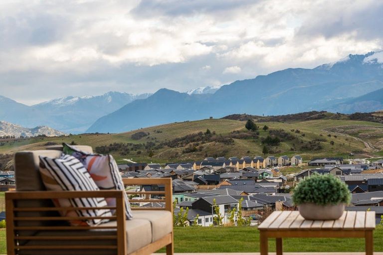 Photo of property in 125 Spur Ridge Rise, Jacks Point, 9371