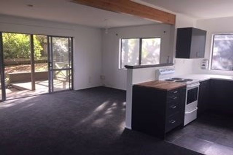 Photo of property in 1/22 Valecrest Place, Bayview, Auckland, 0629