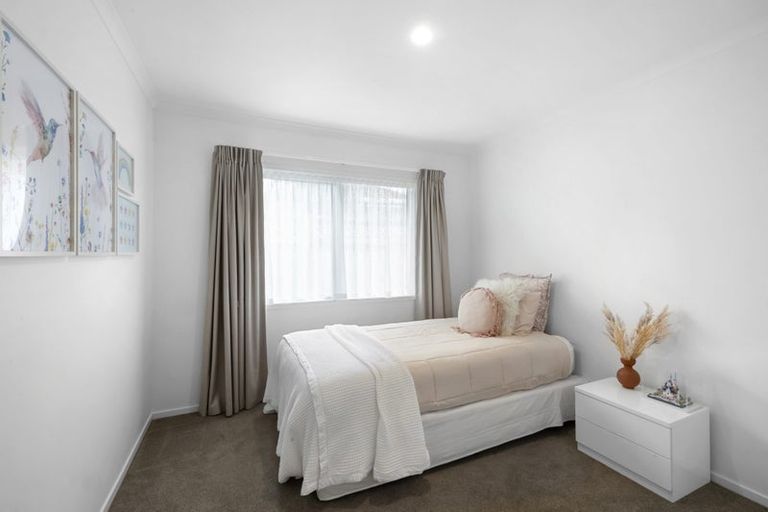 Photo of property in 6a Truby King Street, Merrilands, New Plymouth, 4312