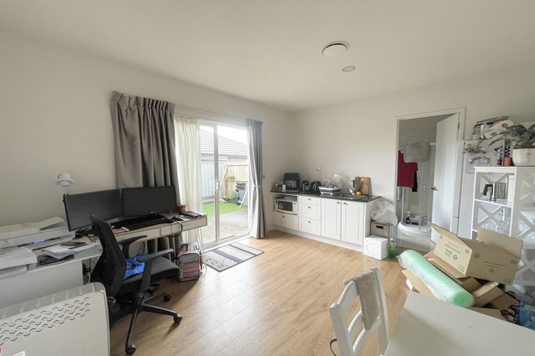 Photo of property in 3 Twin Parks Rise, Papakura, 2110