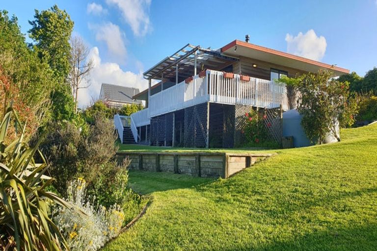 Photo of property in 150 Kaipara Road, Papakura, 2582