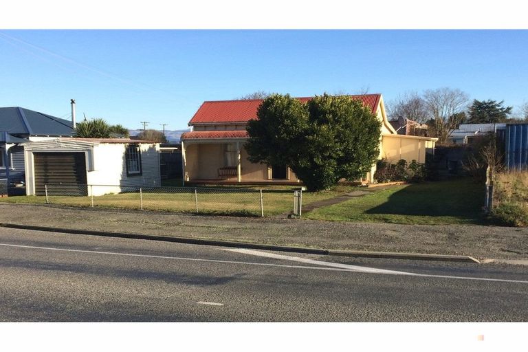 Photo of property in 70 Waimate Highway, Saint Andrews, 7988