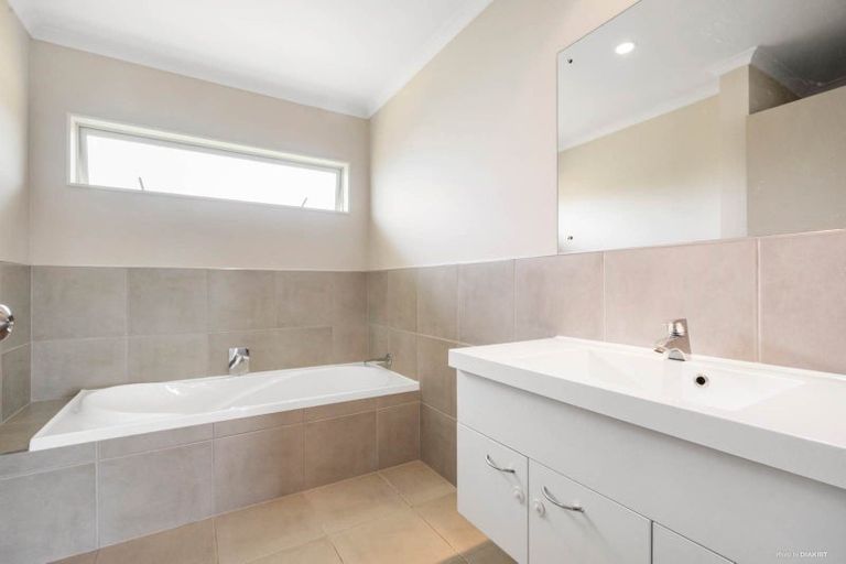 Photo of property in 21 Omana Avenue, Shelly Beach, Helensville, 0874