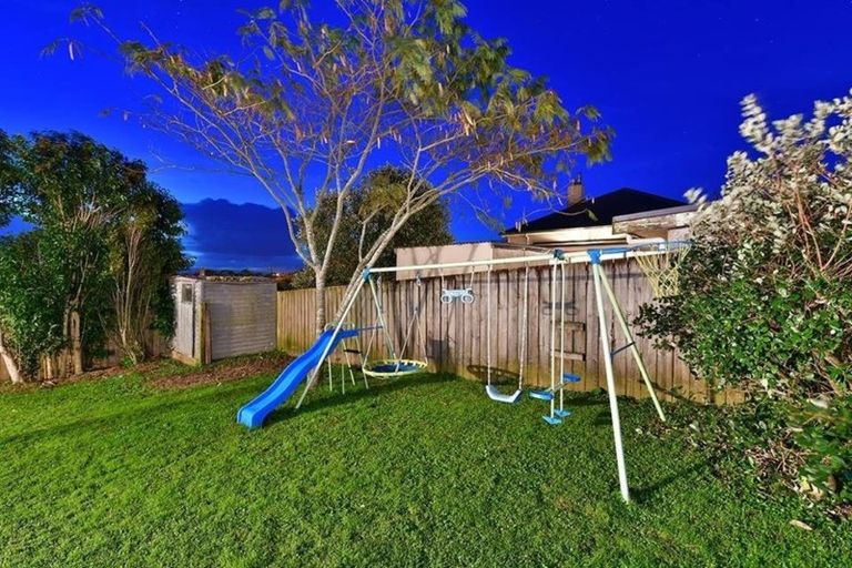 Photo of property in 32 Karaka Street, Helensville, 0800