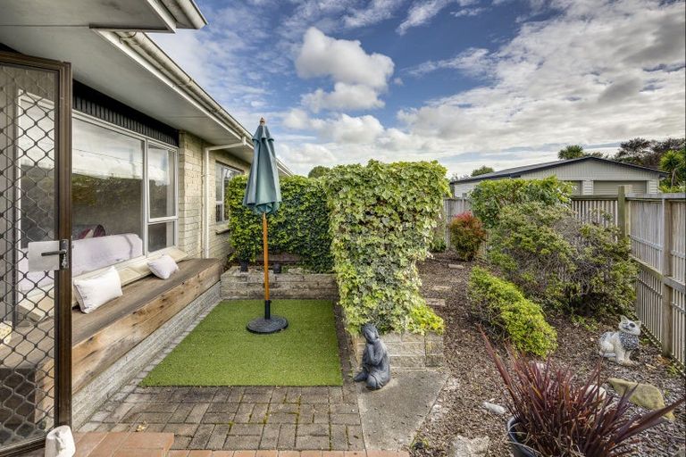 Photo of property in 2/512 Fitzroy Avenue, Hastings, 4122