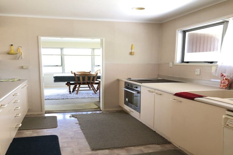 Photo of property in 63 Lynden Avenue, Hillcrest, Auckland, 0627