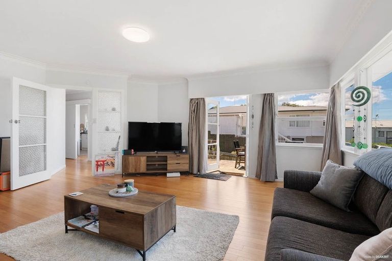 Photo of property in 37 Park Road, Glenfield, Auckland, 0629