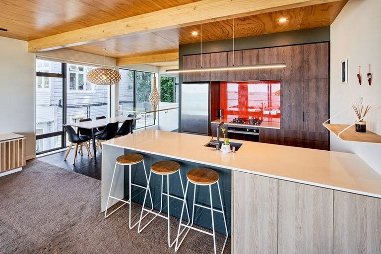 Photo of property in 196 The Esplanade, Island Bay, Wellington, 6023