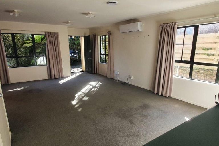Photo of property in 16a Parsons Glen, Karori, Wellington, 6012