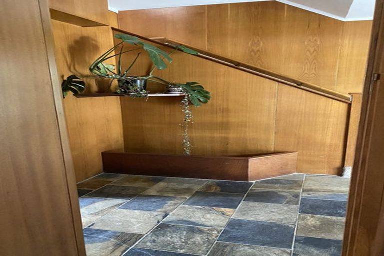 Photo of property in 91 Seaview Road, Piha, New Lynn, 0772