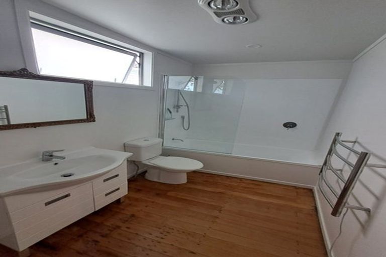 Photo of property in 2/21 Hythe Terrace, Mairangi Bay, Auckland, 0630