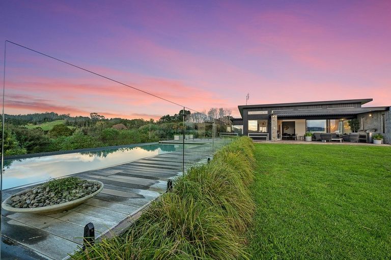 Photo of property in 458 Whitehills Road, Waitoki, Silverdale, 0994