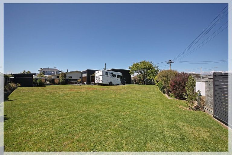 Photo of property in 29 Shortt Street, Foxton Beach, Foxton, 4815