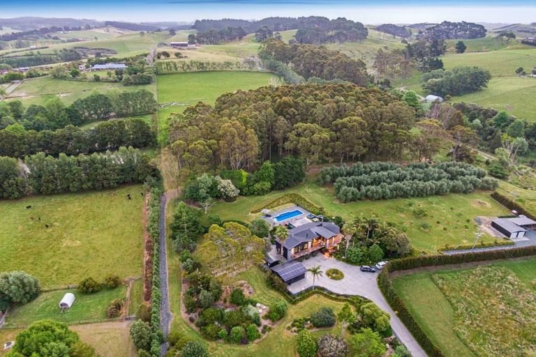 Photo of property in 1079 Kahikatea Flat Road, Waitoki, Kaukapakapa, 0871