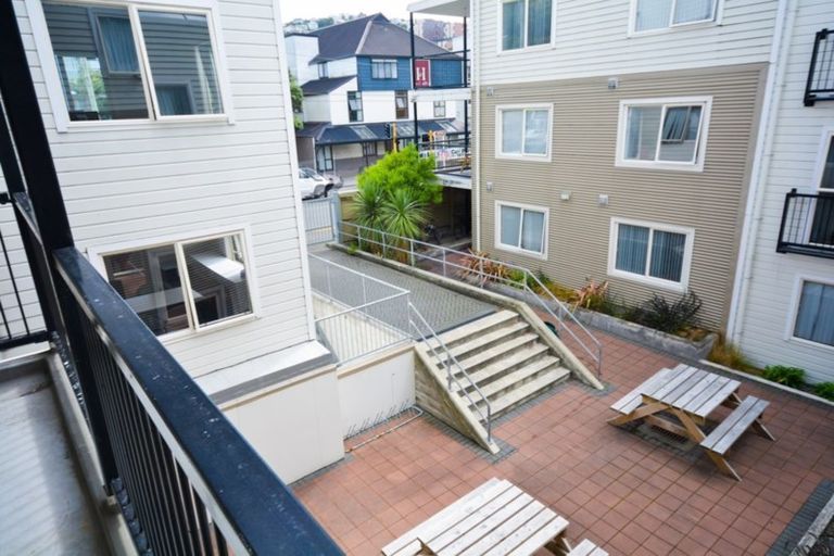 Photo of property in 1/363 Willis Street, Mount Cook, Wellington, 6011