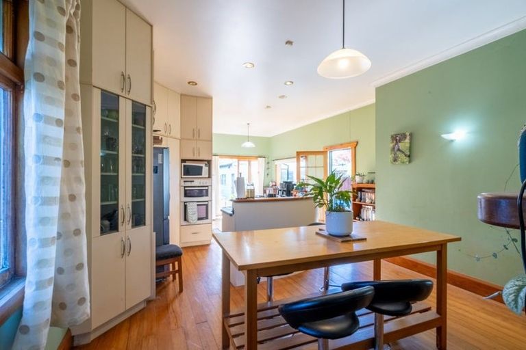 Photo of property in 37 Shamrock Street, Takaro, Palmerston North, 4412