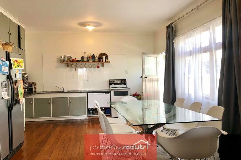 Photo of property in 6 Princes Street, Fitzroy, New Plymouth, 4312