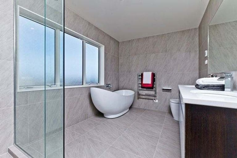 Photo of property in 28 Spyglass Street, Red Beach, 0932