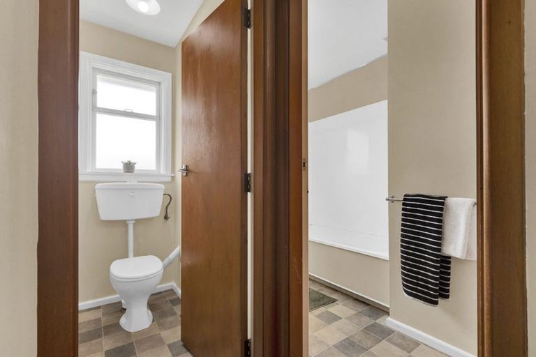 Photo of property in 2/42 North Avon Road, Richmond, Christchurch, 8013