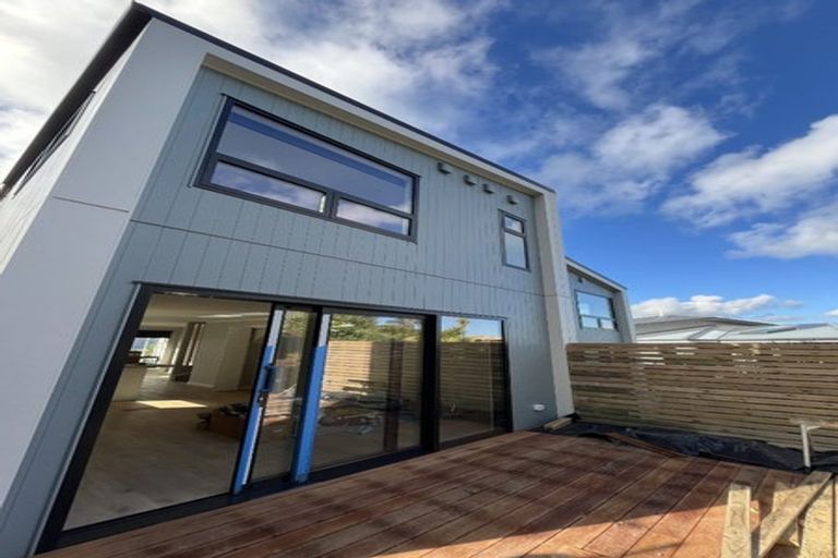 Photo of property in 123 Normandale Road, Normandale, Lower Hutt, 5010