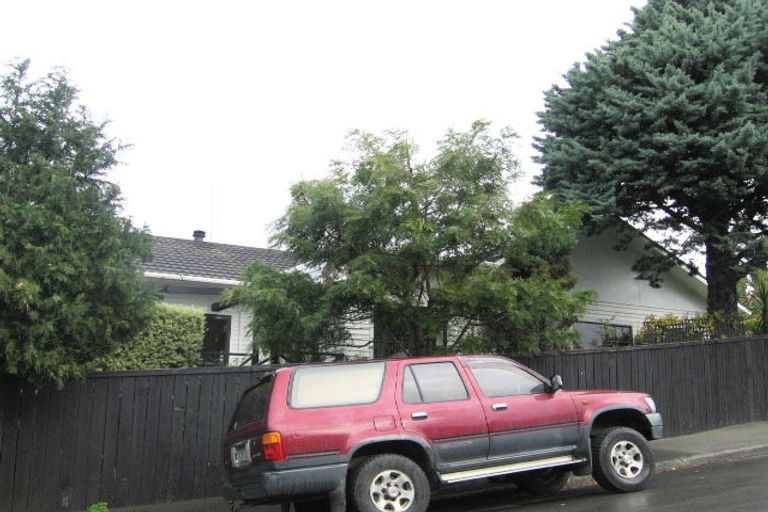 Photo of property in 25 Enfield Road, Hospital Hill, Napier, 4110