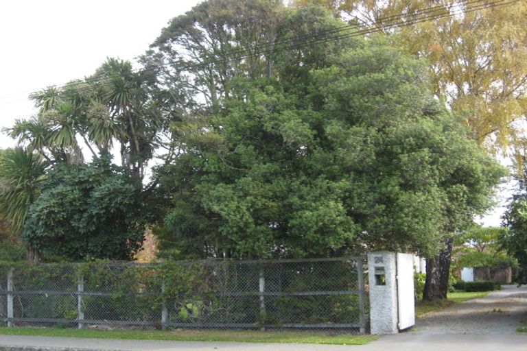 Photo of property in 24 Middlepark Road, Sockburn, Christchurch, 8042