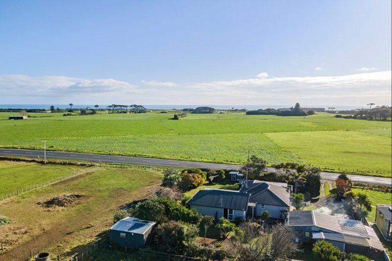 Photo of property in 7210 South Road, Warea, New Plymouth, 4381