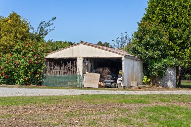 Photo of property in 42 Ferry Road, Waerengaahika, Gisborne, 4071