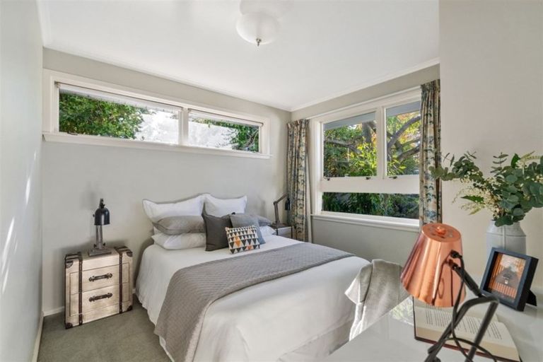 Photo of property in 147 Straven Road, Fendalton, Christchurch, 8014