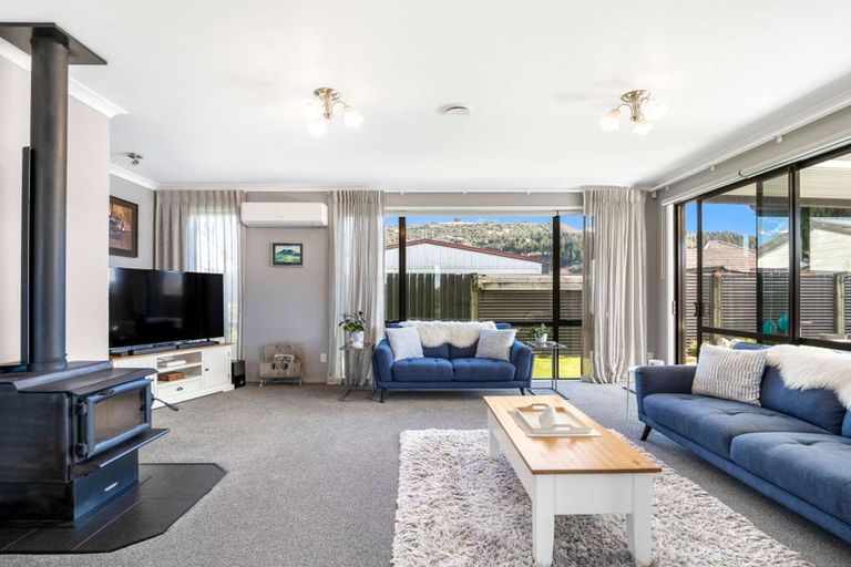 Photo of property in 19a Kawaha Point Road, Fairy Springs, Rotorua, 3015