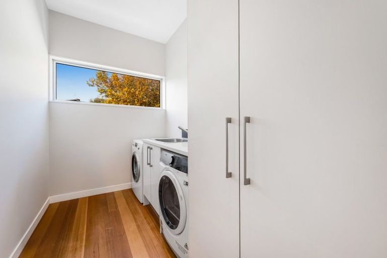 Photo of property in 33 Luplau Crescent, Cockle Bay, Auckland, 2014