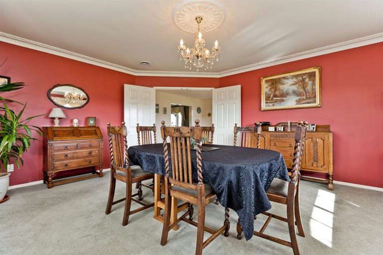 Photo of property in 10/199 Birdwood Road, Massey, Auckland, 0614