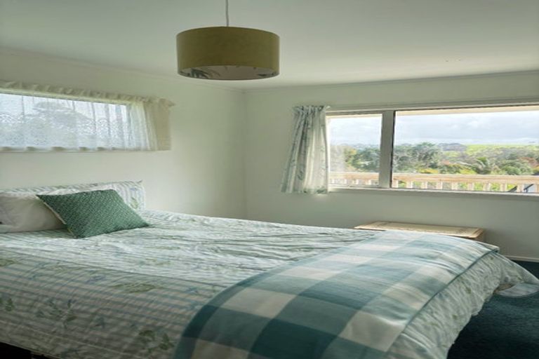 Photo of property in 2/28 Waiau Street, Torbay, Auckland, 0630