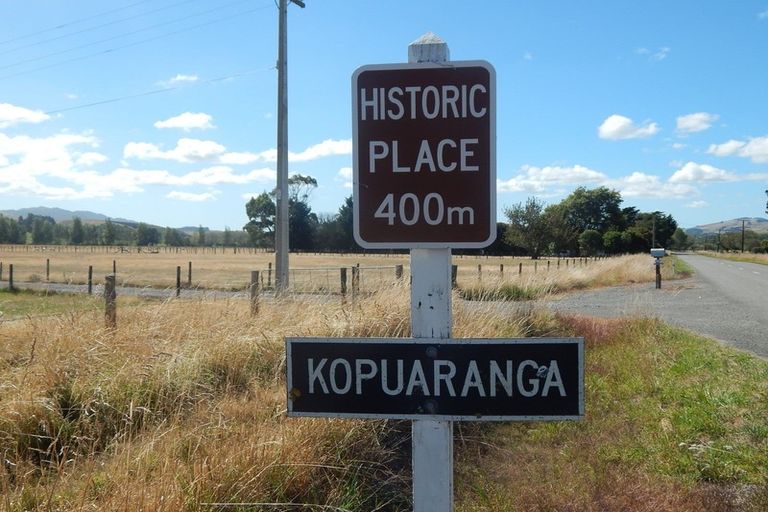 Photo of property in 597 Opaki Kaiparoro Road, Kopuaranga, Masterton, 5882