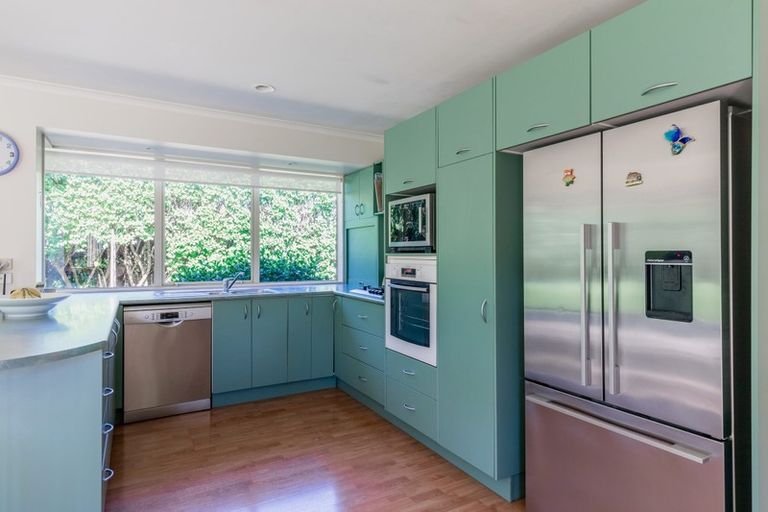 Photo of property in 6 Station Road, Huapai, Kumeu, 0810