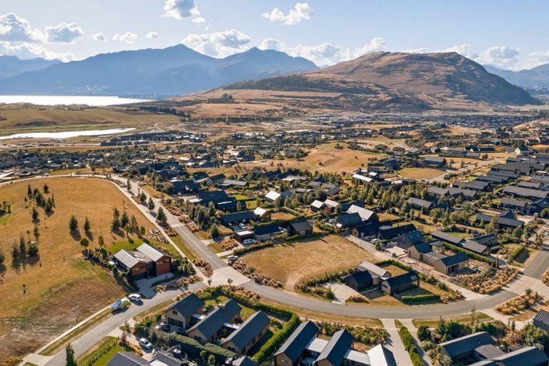 Photo of property in 24 Jacks Point Rise, Jacks Point, Queenstown, 9371