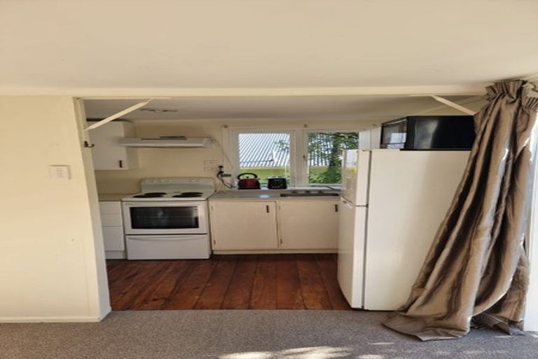 Photo of property in 16 Borlase Street, Brooklyn, Wellington, 6021