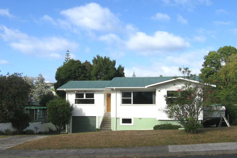 Photo of property in 34 Lynden Avenue, Hillcrest, Auckland, 0627