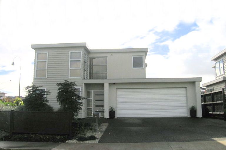 Photo of property in 27 Cambrian Crescent, Flat Bush, Auckland, 2016