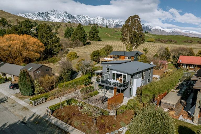 Photo of property in 73 Oregon Drive, Kelvin Heights, Queenstown, 9300