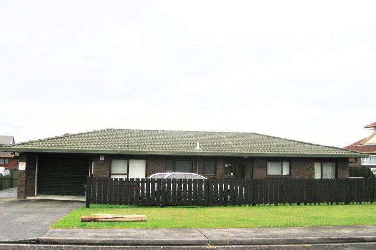 Photo of property in 2/3 West Street, Papakura, 2110