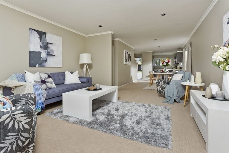 Photo of property in 95 Fields Parade, Oteha, Auckland, 0632