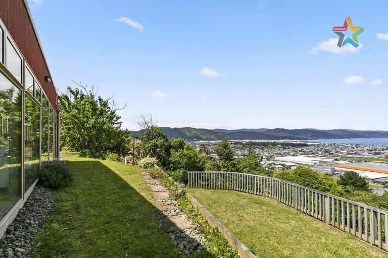 Photo of property in 11a Chestnut Grove, Maungaraki, Lower Hutt, 5010